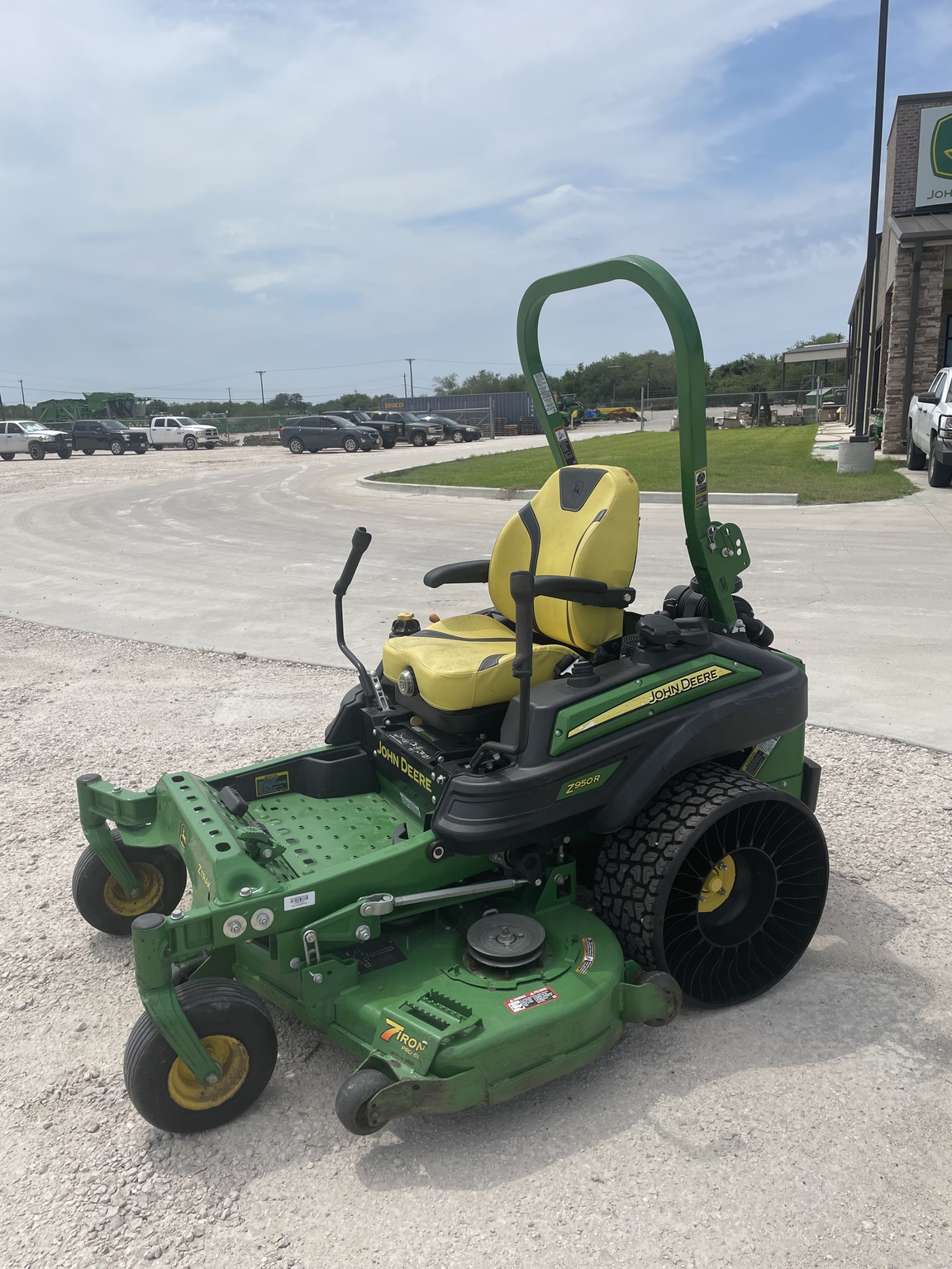 2021 John Deere Z950R ZeroTurn Mowers Beeville, TX
