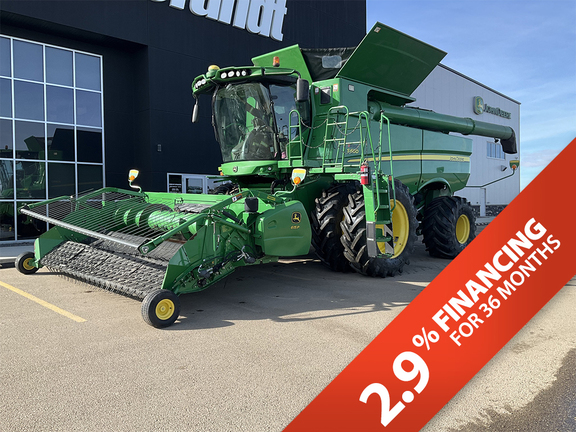 Photo of a 2014 John Deere S680