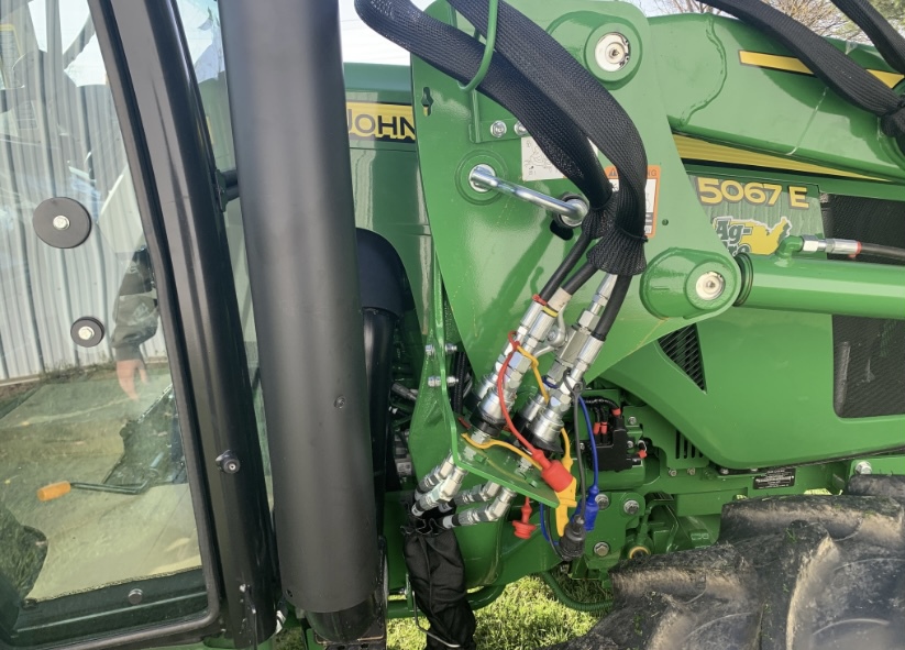 2024 John Deere 5067E Image 4
