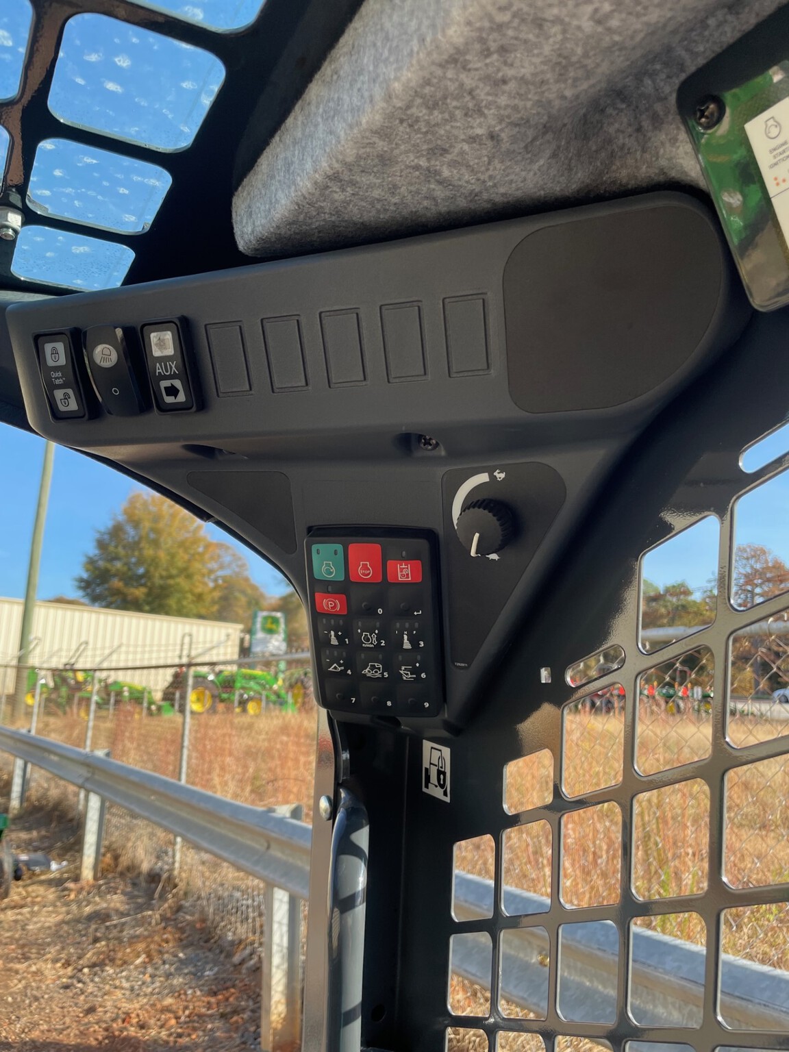 2023 John Deere 320G Image 3