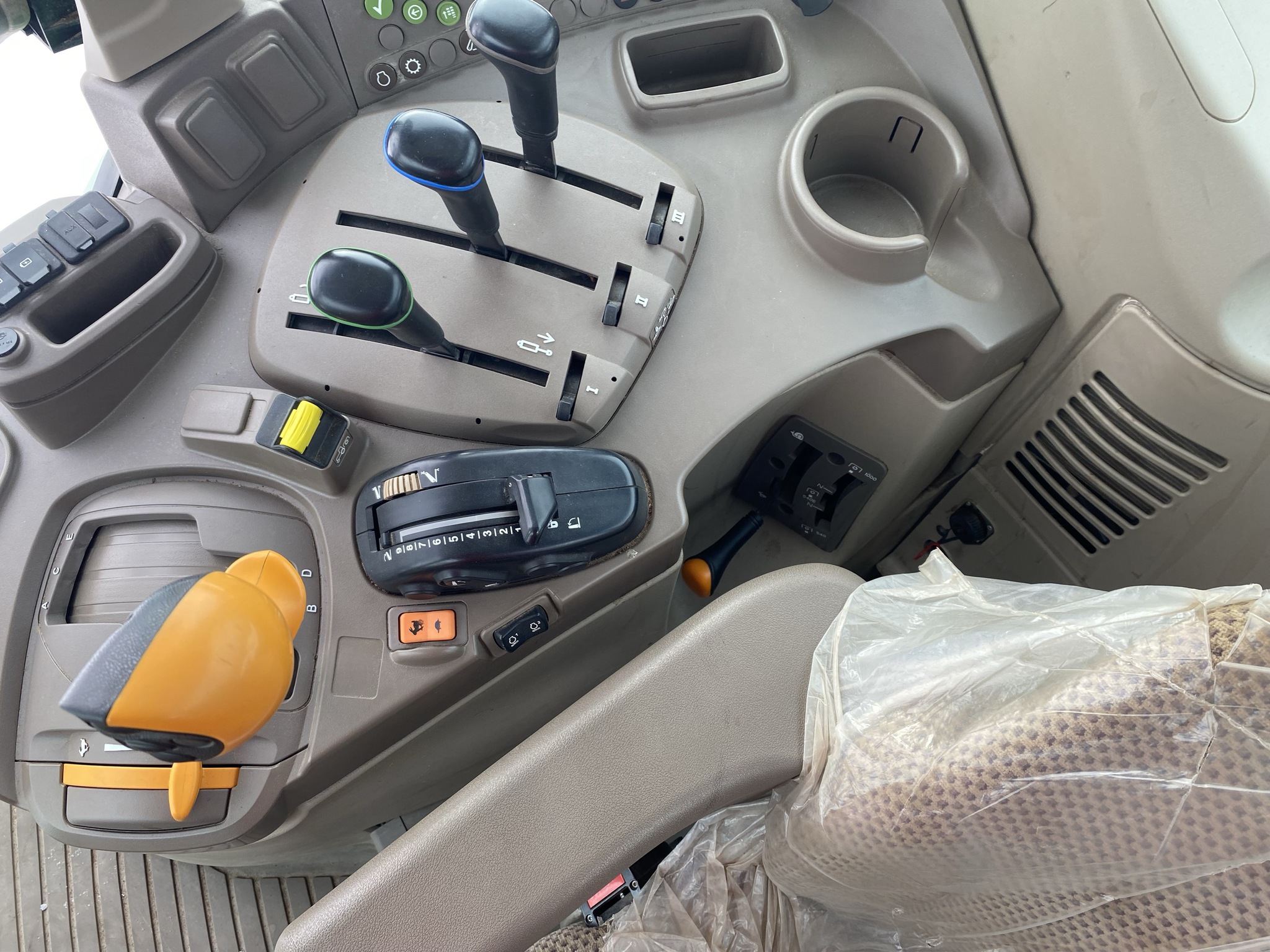 2023 John Deere 6155M Image 6