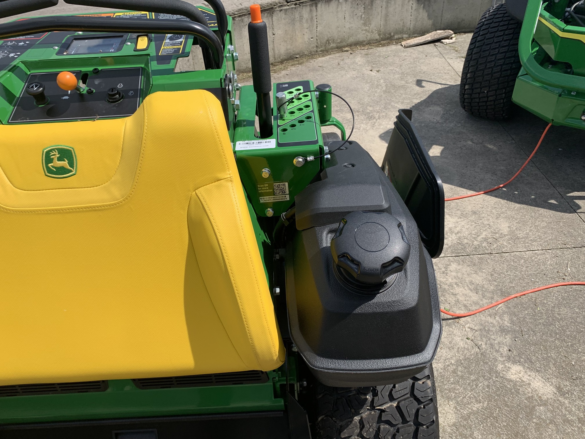 2024 John Deere Q820M Image 11