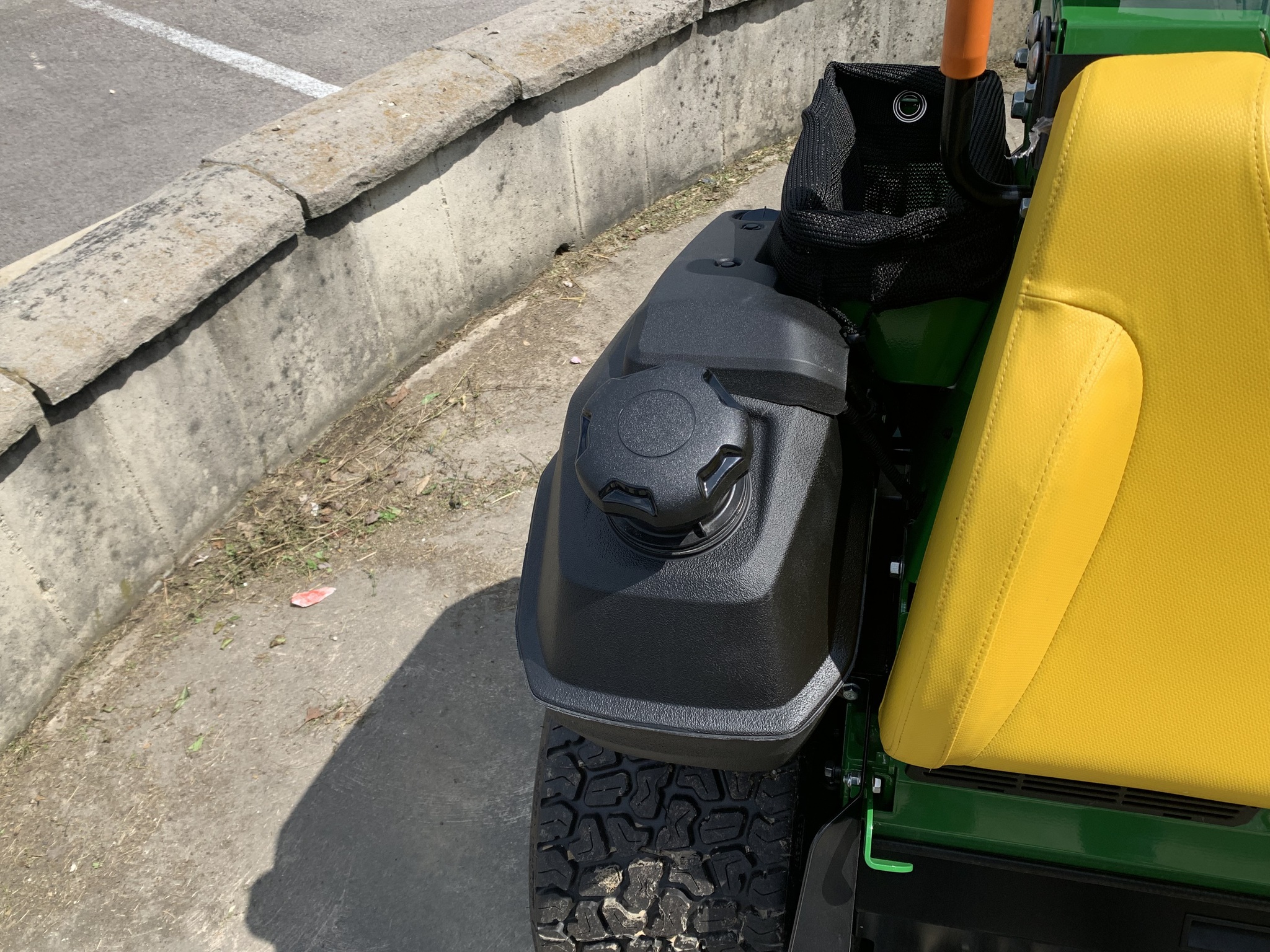 2024 John Deere Q820M Image 12