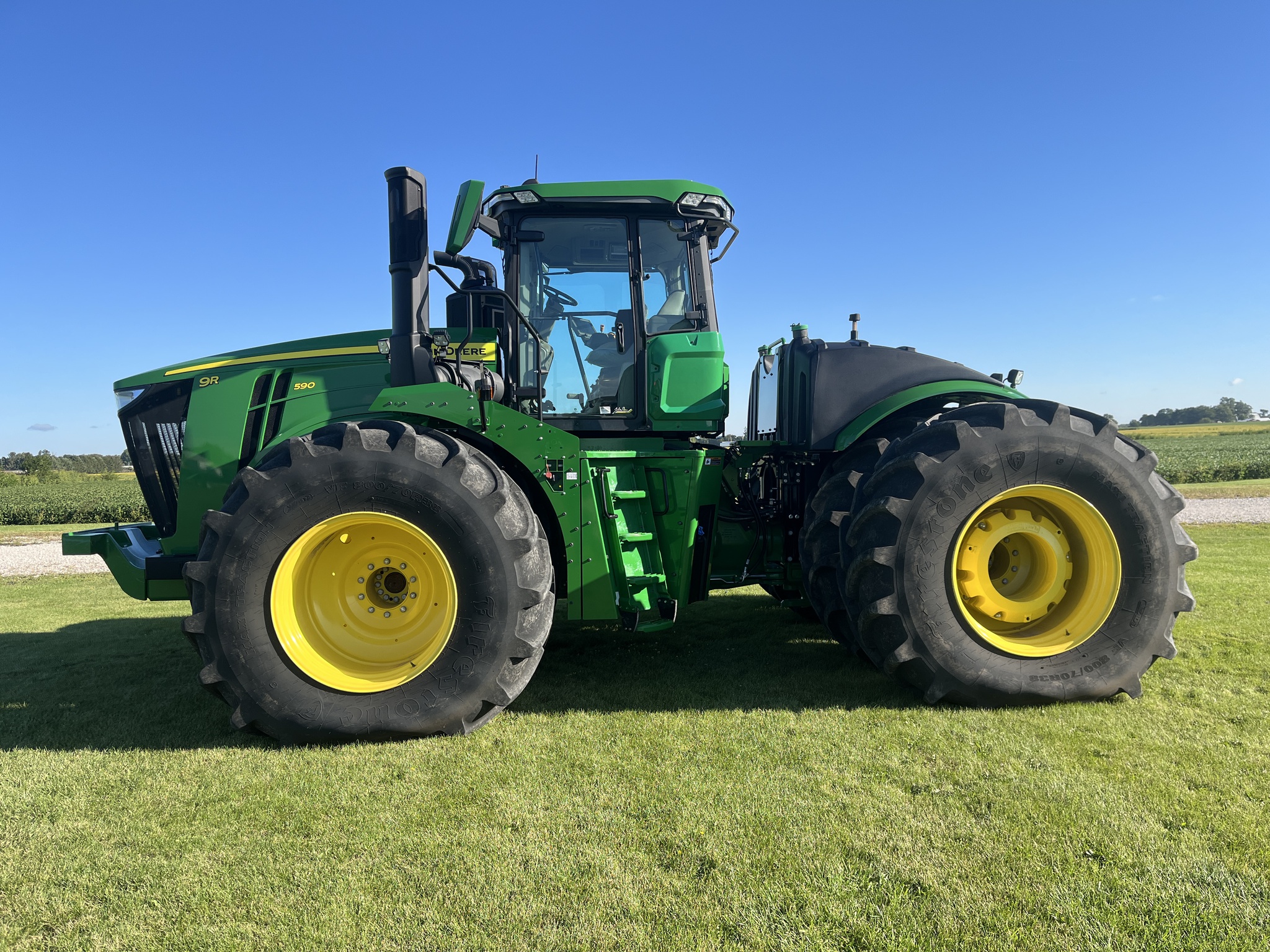  2022 John Deere 9R 590 at Heritage Tractor in Geneseo, IL
