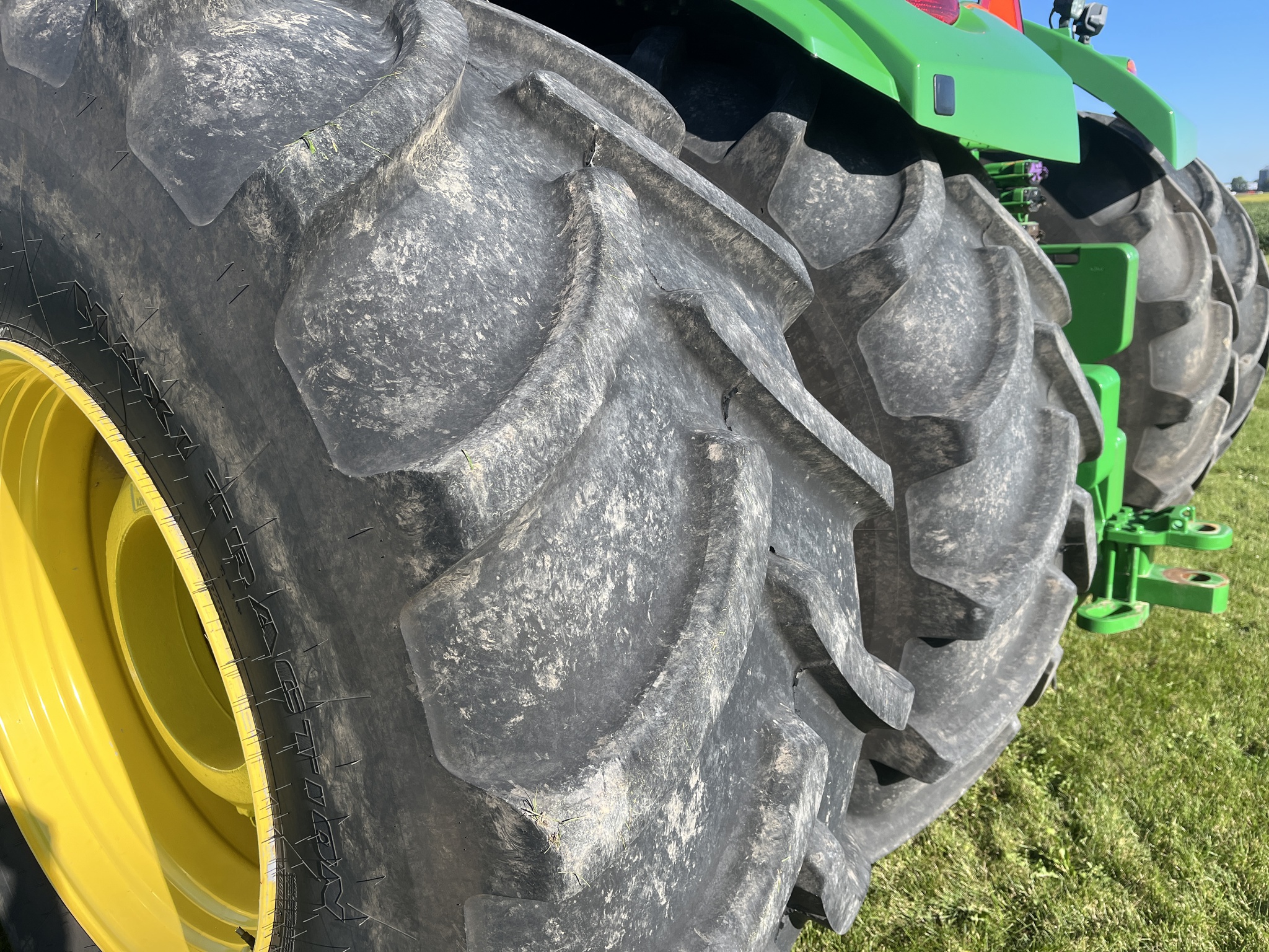  2022 John Deere 9R 590 at Heritage Tractor in Geneseo, IL
