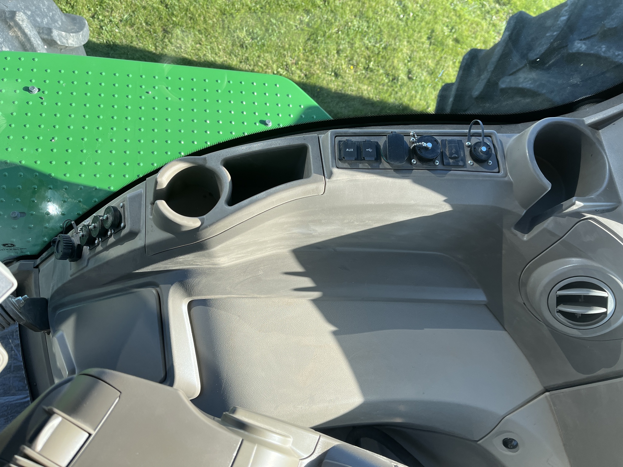  2022 John Deere 9R 590 at Heritage Tractor in Geneseo, IL