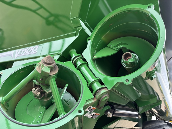 Used 2024 Brent V1100 Grain Carts at Horizon Ag & Turf in Lloydminster, AB - Photo15