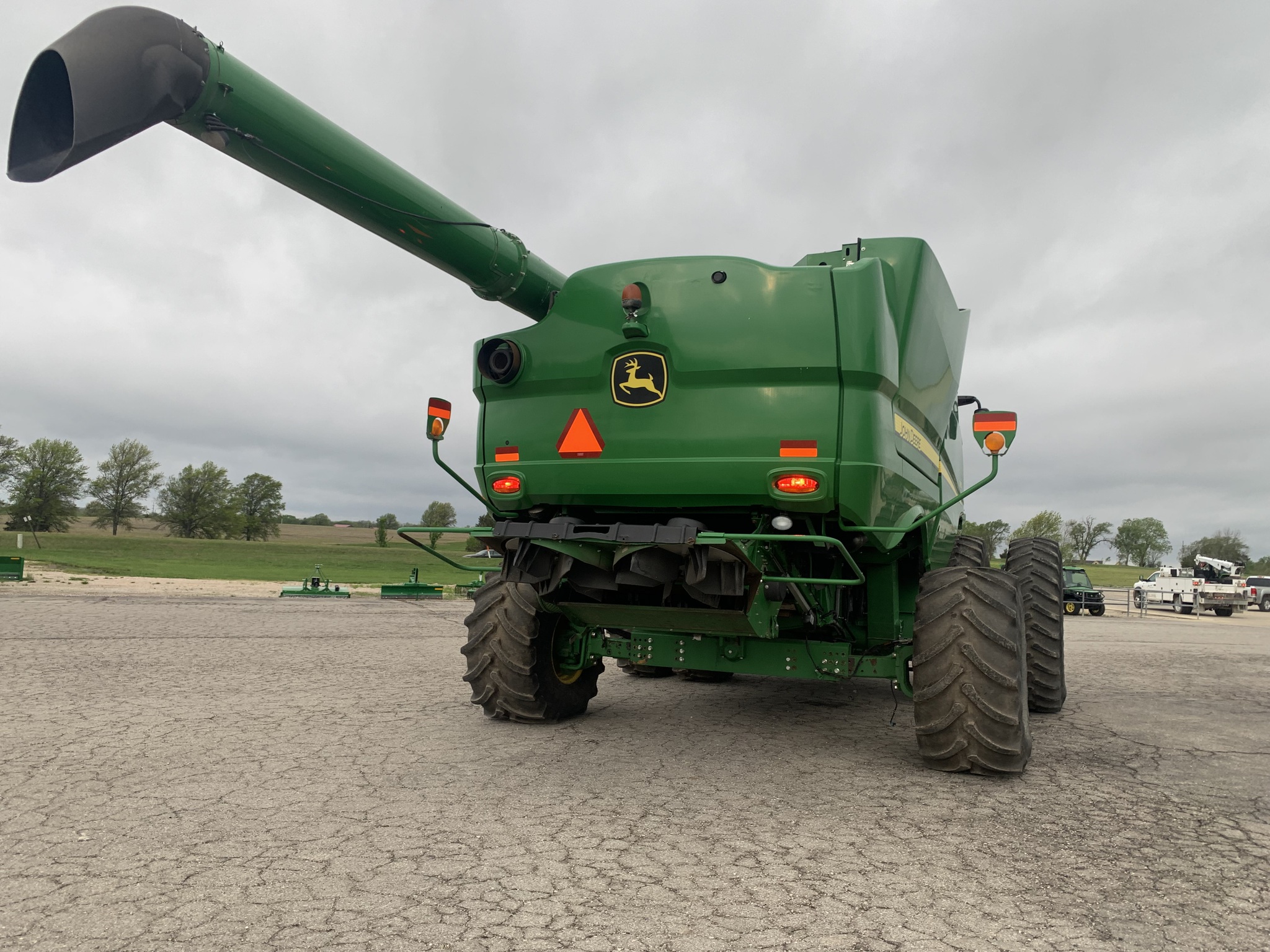  2015 John Deere S680 at Heritage Tractor in Baldwin City, KS