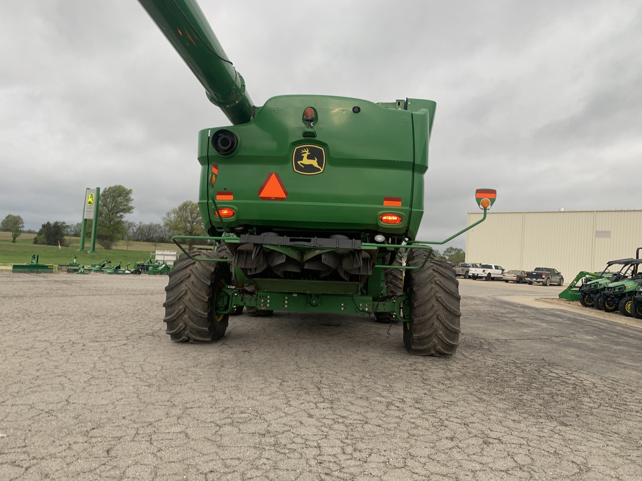  2015 John Deere S680 at Heritage Tractor in Baldwin City, KS