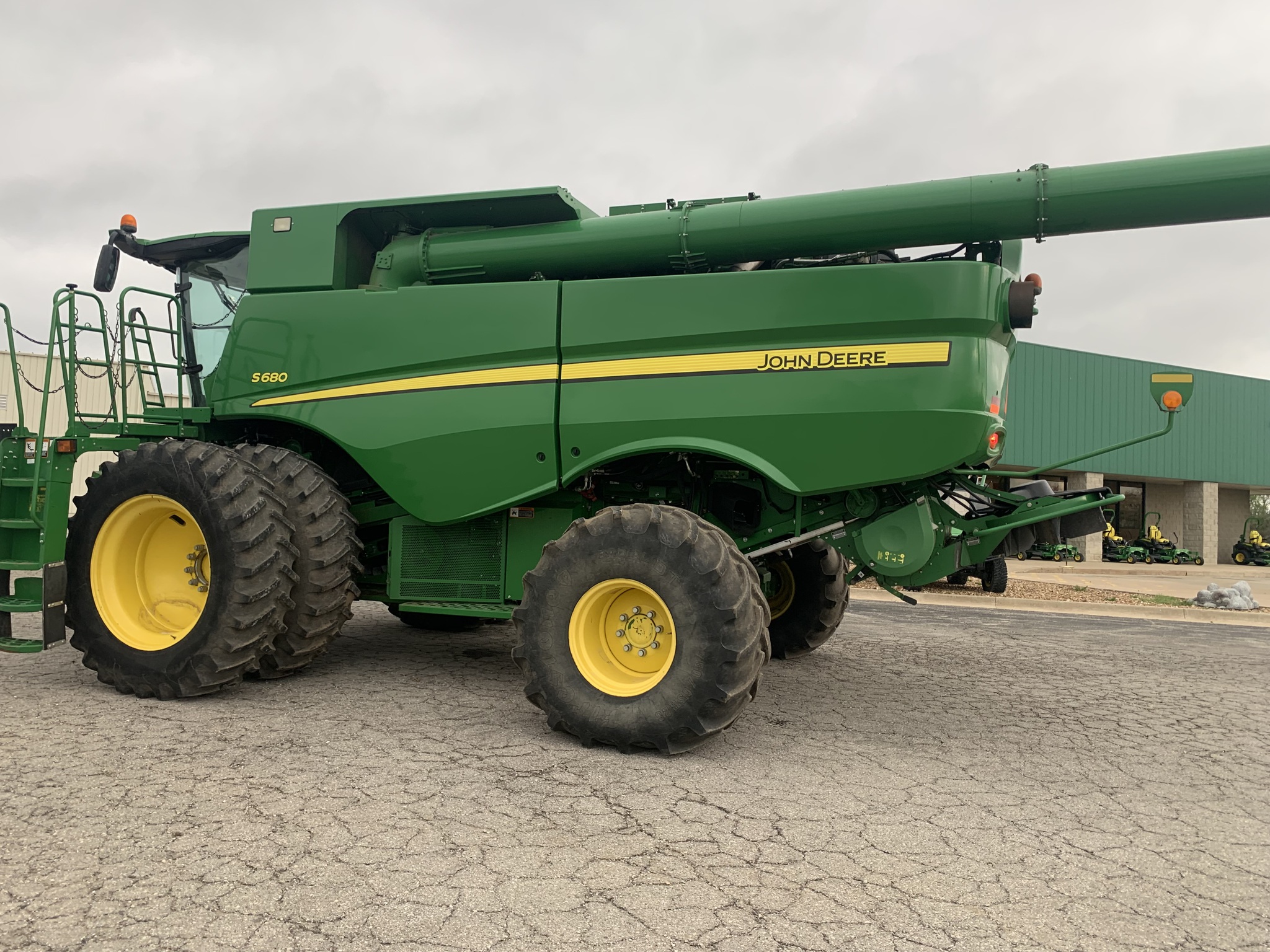  2015 John Deere S680 at Heritage Tractor in Baldwin City, KS