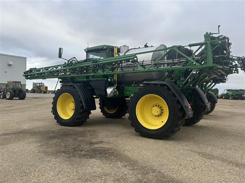 2024 John Deere 616R Image 3