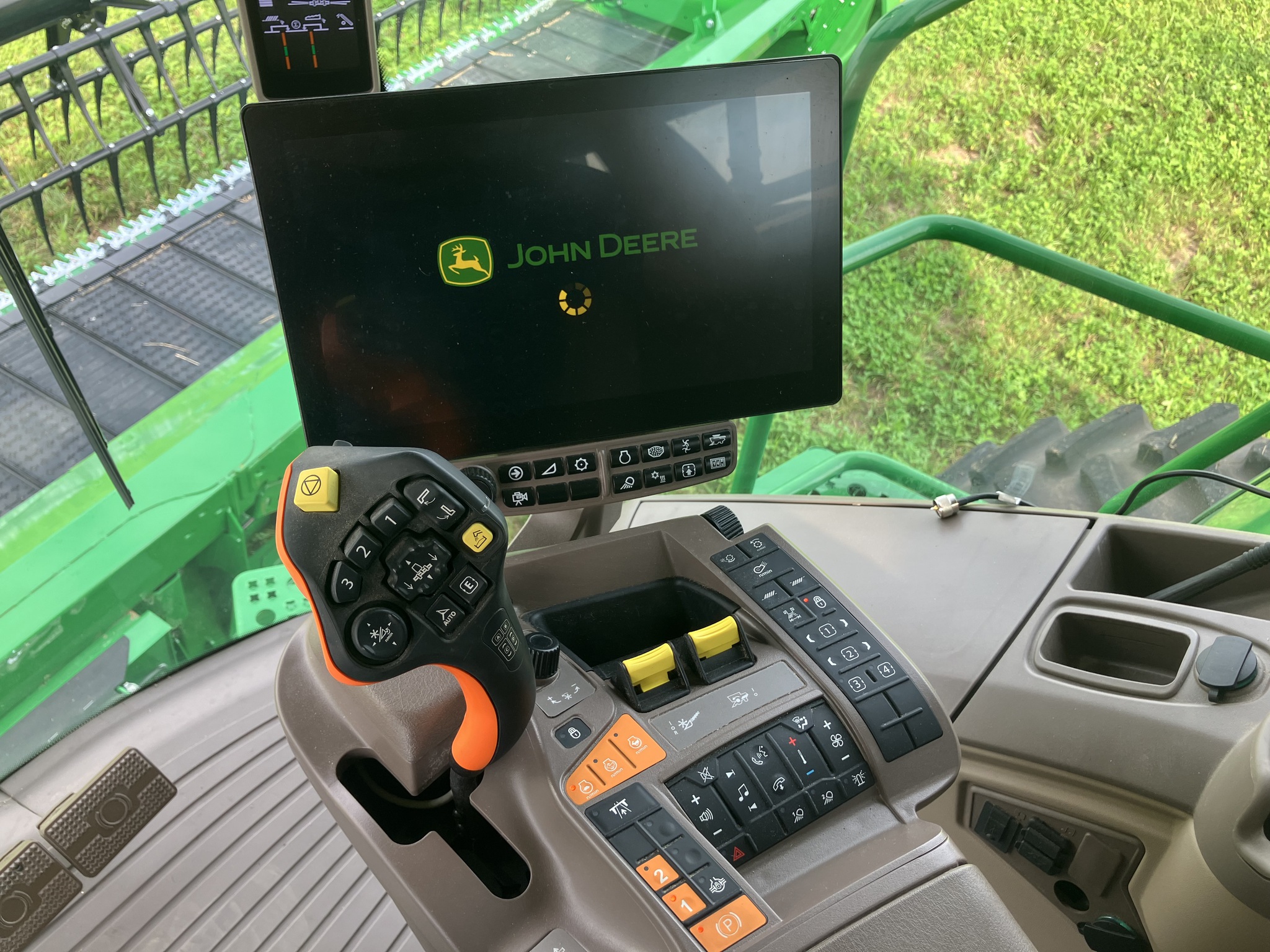 2024 John Deere S780 Image 17