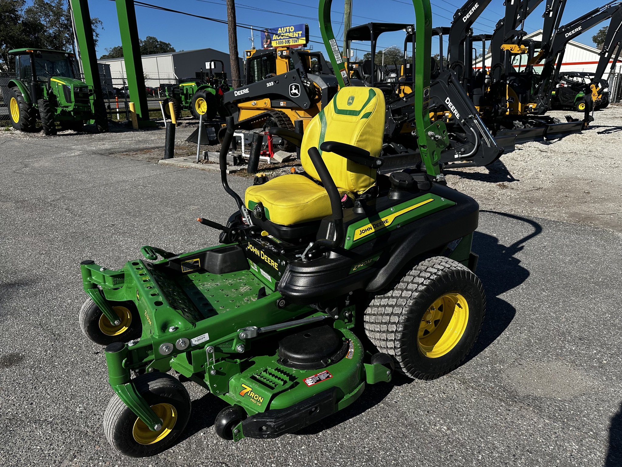 2023 John Deere Z920M Image 1