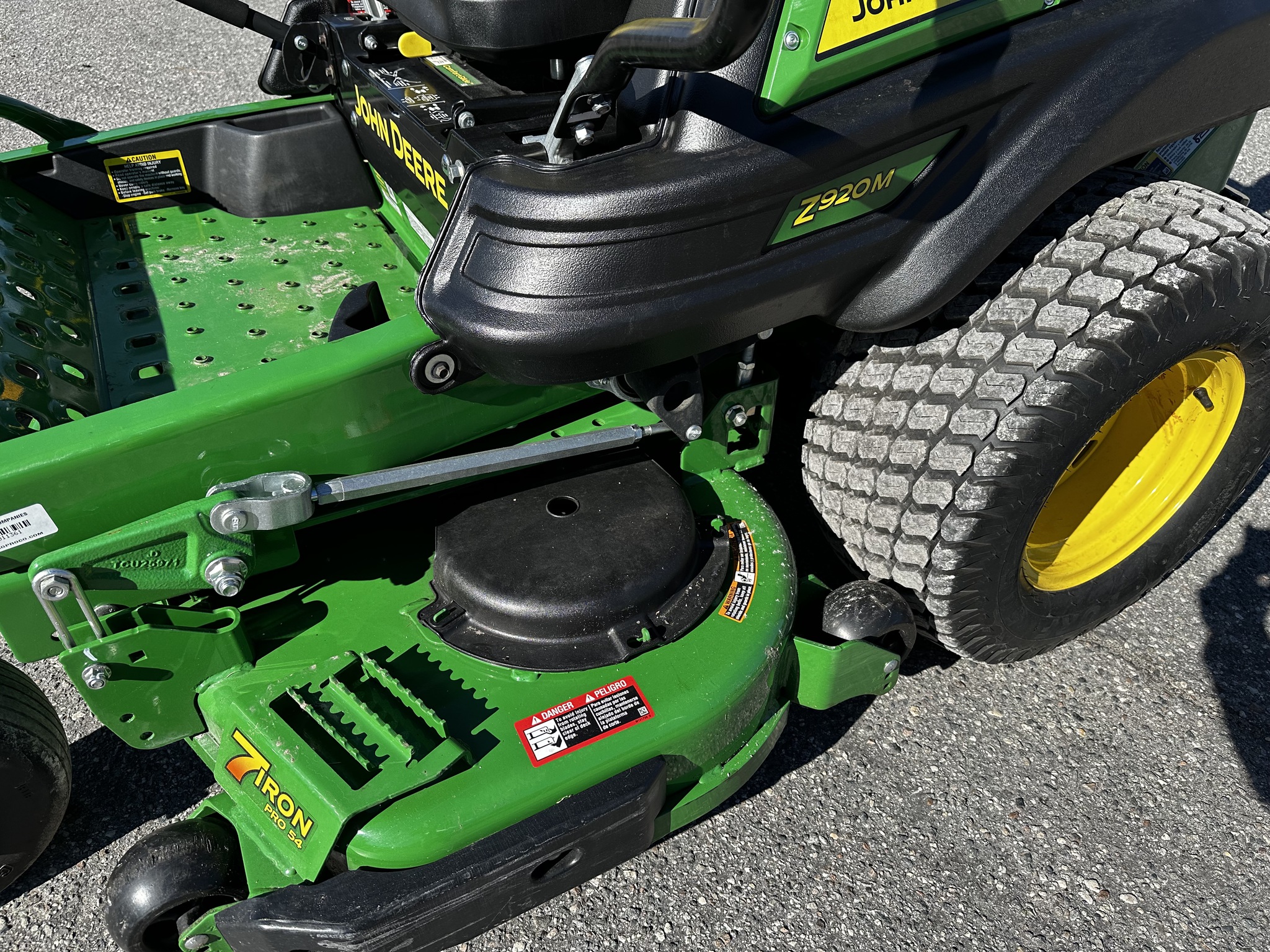 2023 John Deere Z920M Image 7