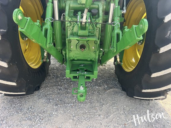 Photo of 2023 John Deere 6105E