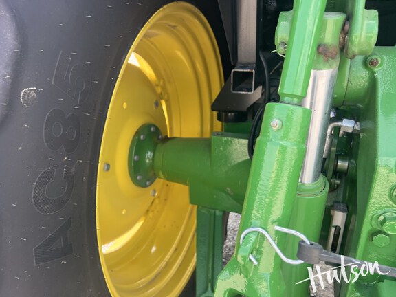 Photo of 2023 John Deere 6105E