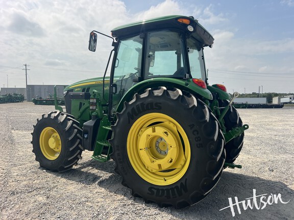 Photo of 2023 John Deere 6105E
