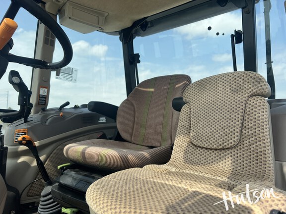 Photo of 2023 John Deere 6105E