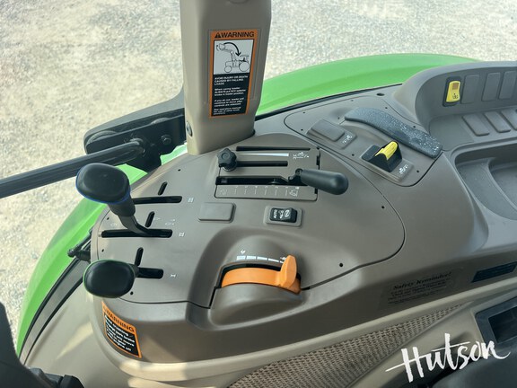 Photo of 2023 John Deere 6105E