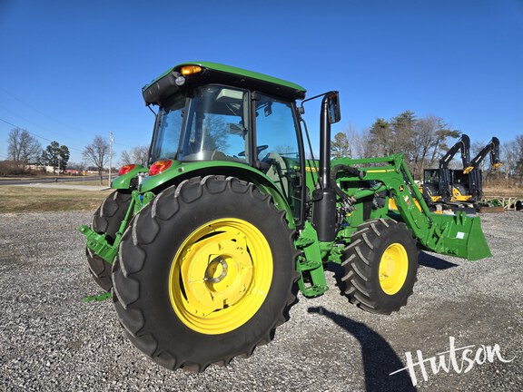 Photo of 2023 John Deere 6105E