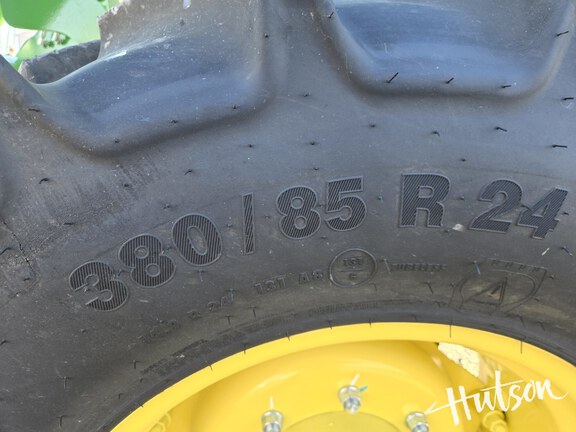 Photo of 2023 John Deere 6105E