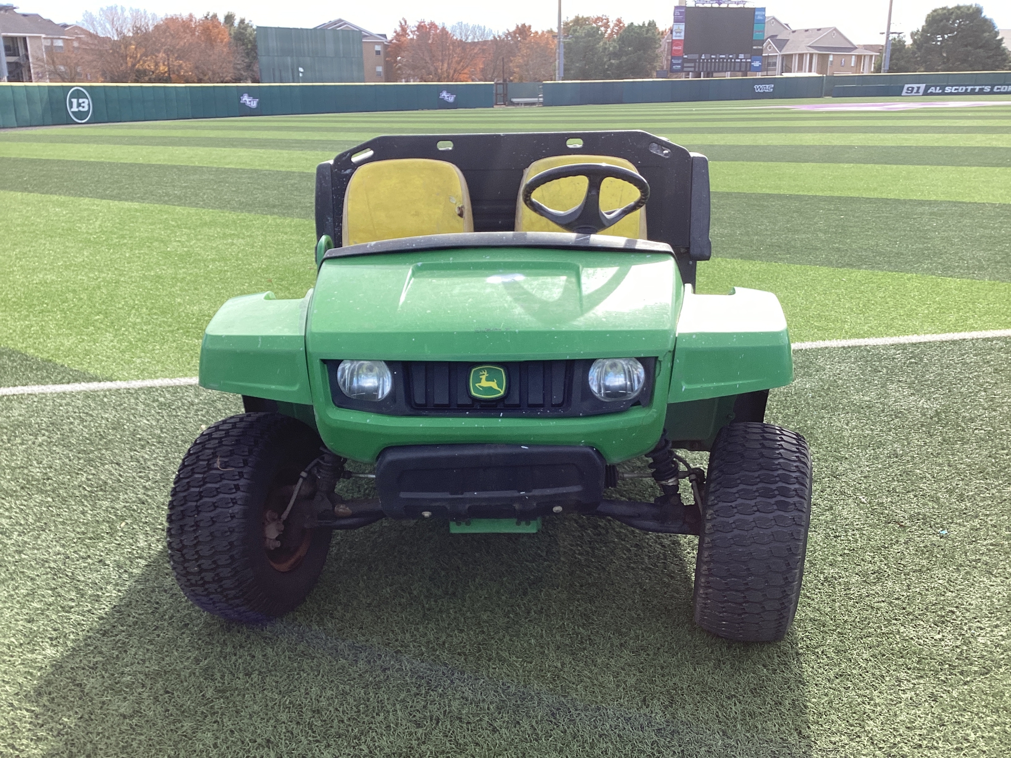 John Deere TX 4X2 Image 3