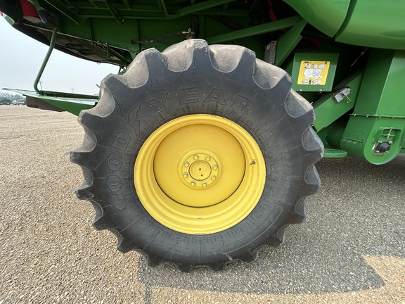 Used 2006 John Deere 9860 STS Combines at Horizon Ag & Turf in Lloydminster, AB - Photo7