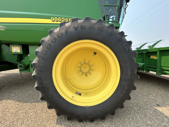 Used 2006 John Deere 9860 STS Combines at Horizon Ag & Turf in Lloydminster, AB - Photo6