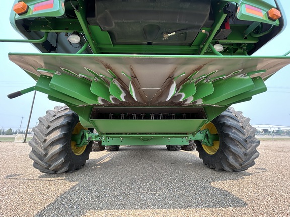 Used 2006 John Deere 9860 STS Combines at Horizon Ag & Turf in Lloydminster, AB - Photo9