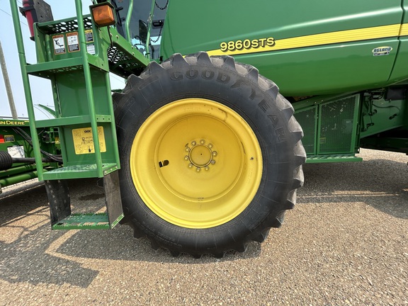 Used 2006 John Deere 9860 STS Combines at Horizon Ag & Turf in Lloydminster, AB - Photo11
