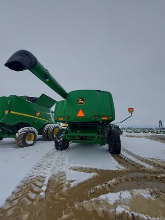 Used 2006 John Deere 9860 STS Combines at Horizon Ag & Turf in Lloydminster, AB - Photo15