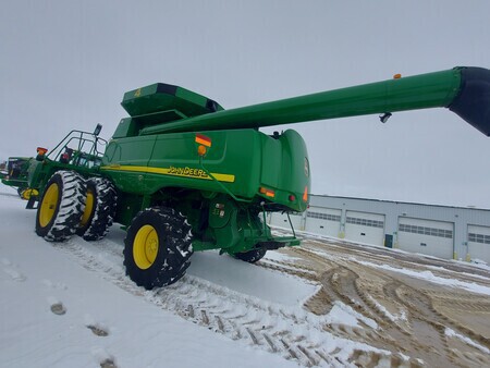 Used 2006 John Deere 9860 STS Combines at Horizon Ag & Turf in Lloydminster, AB - Photo16