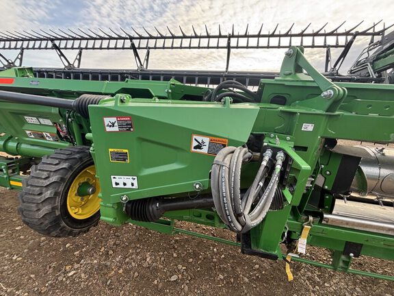 Used 2023 John Deere HD50R Combine Platforms at Horizon Ag & Turf in Vermilion, AB - Photo5