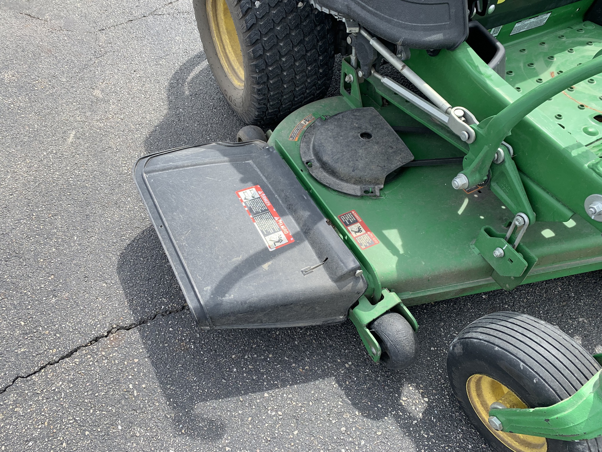 2023 John Deere Z950M Image 6