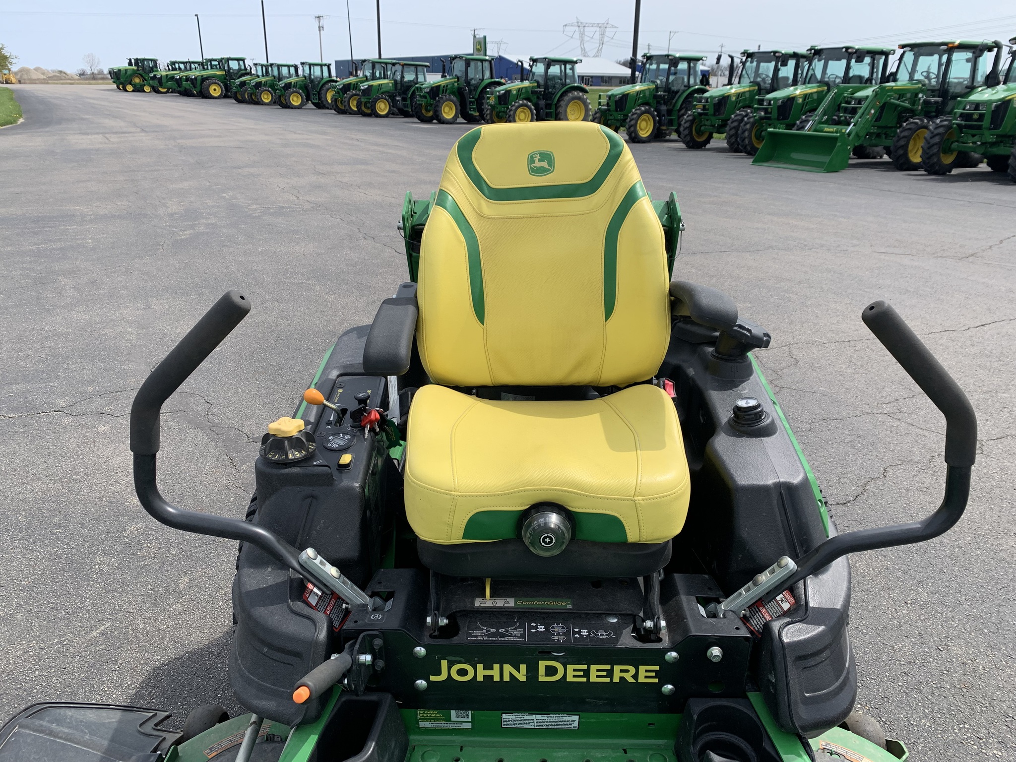 2023 John Deere Z950M Image 8
