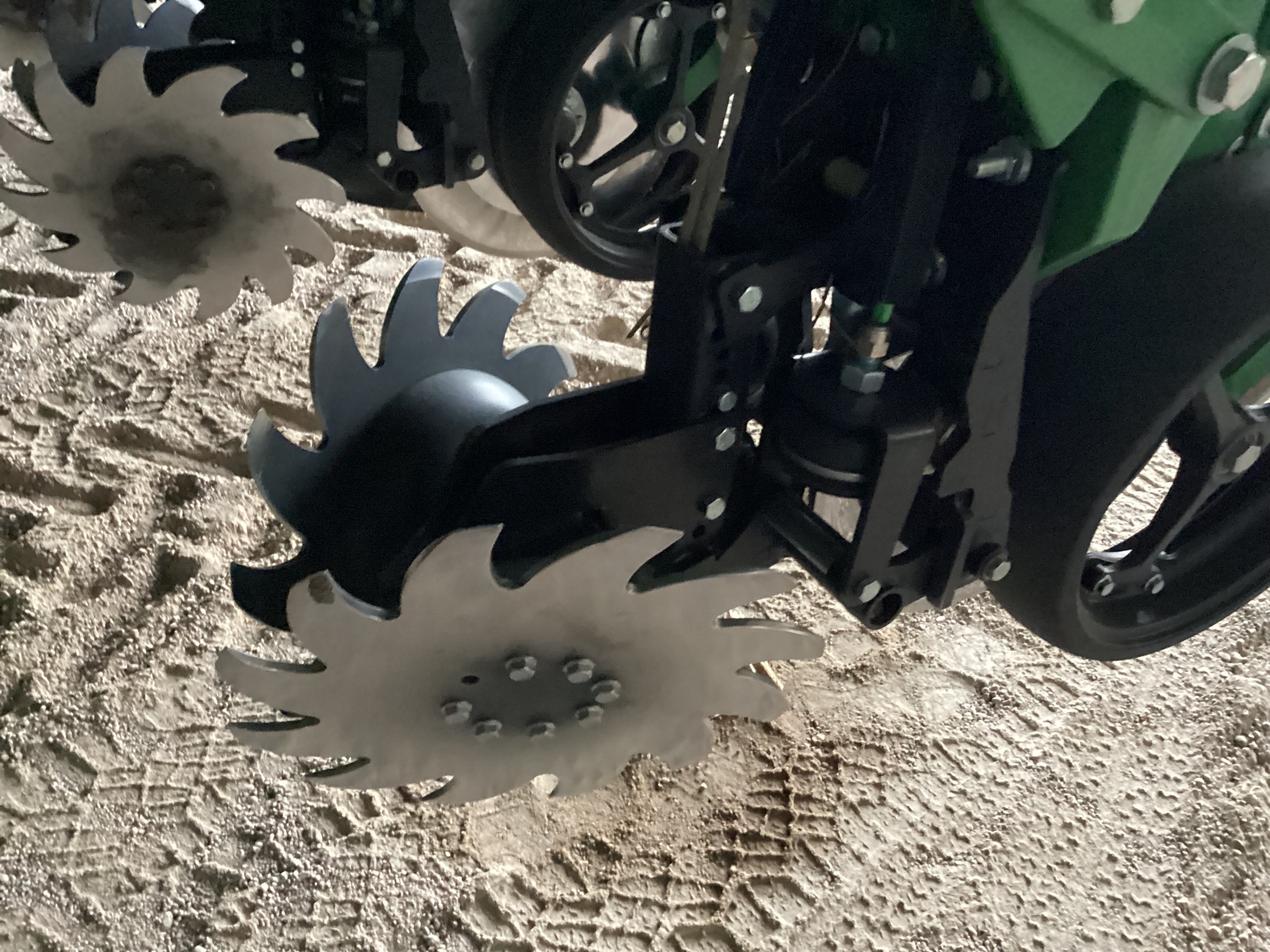 2023 John Deere DR16X Image 30