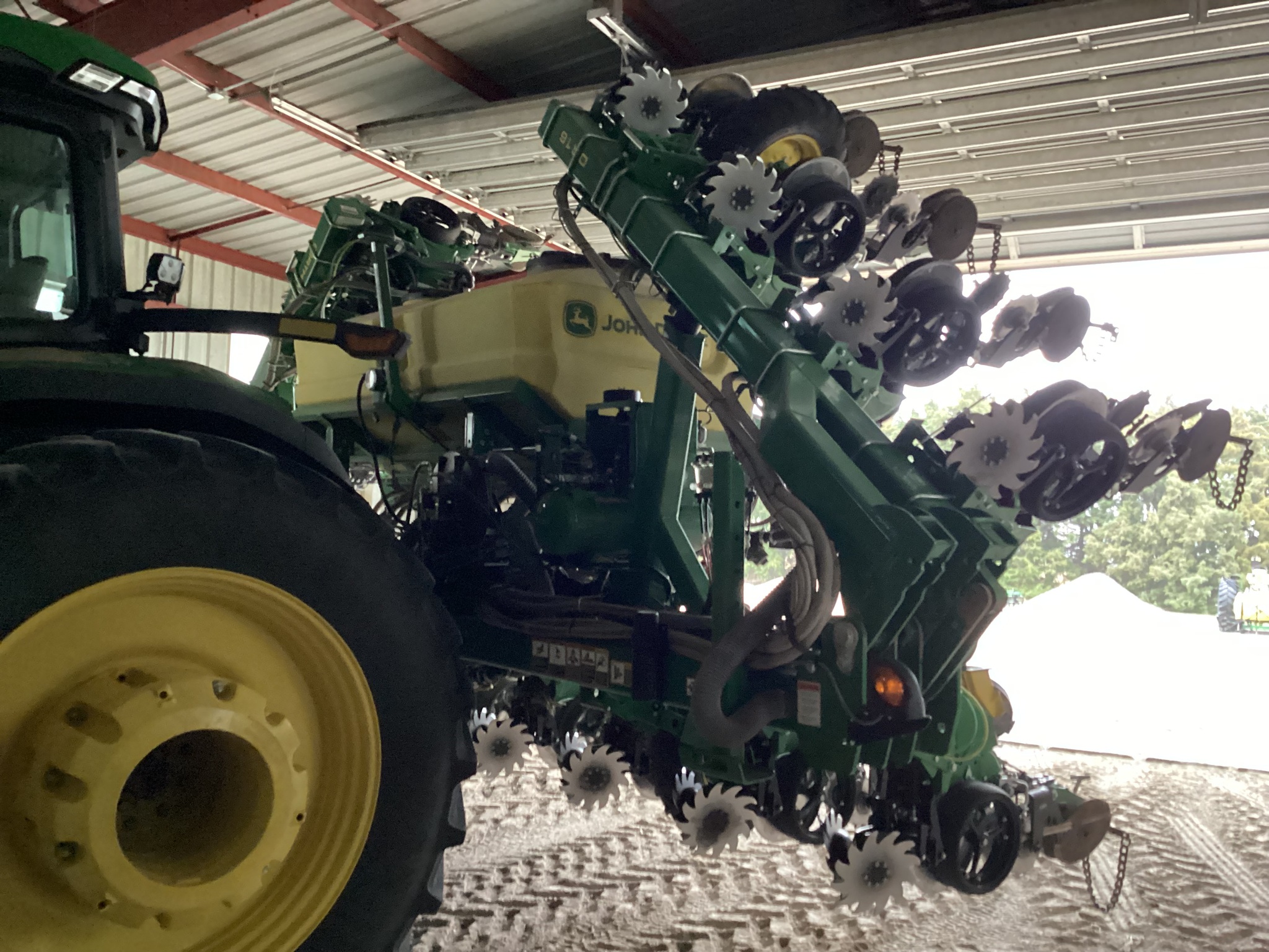 2023 John Deere DR16X Image 1