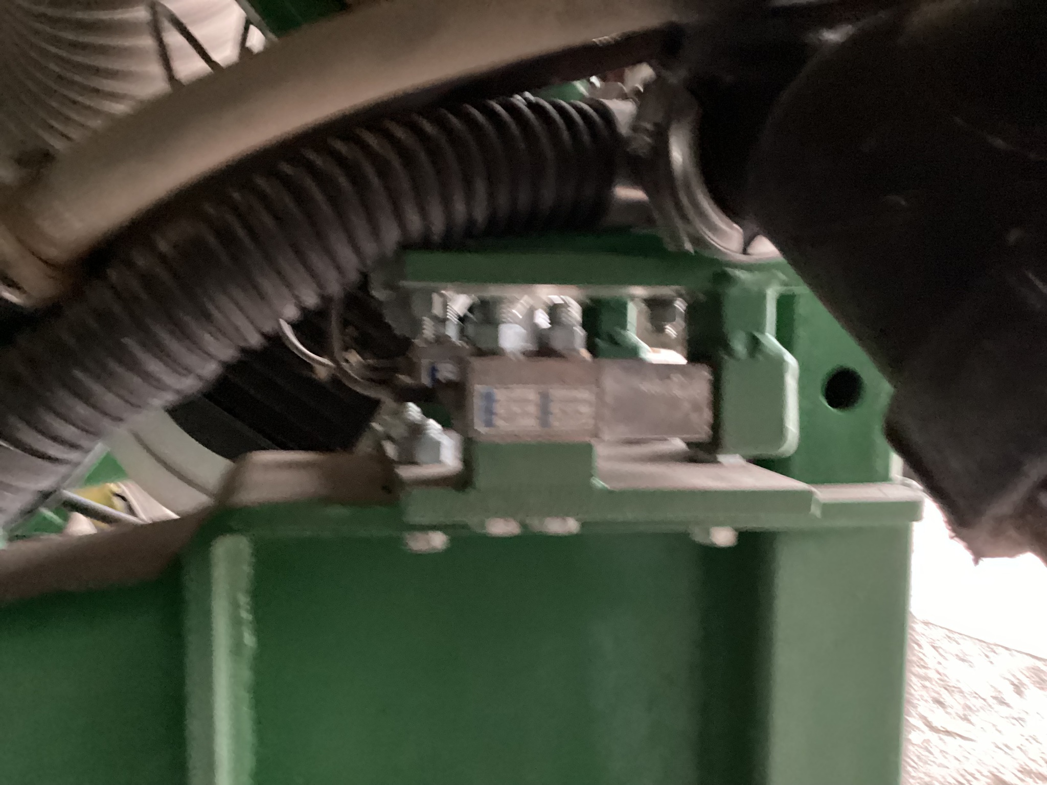2023 John Deere DR16X Image 12