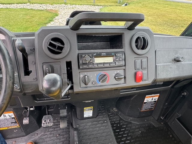 2020 John Deere XUV 835M Image 10