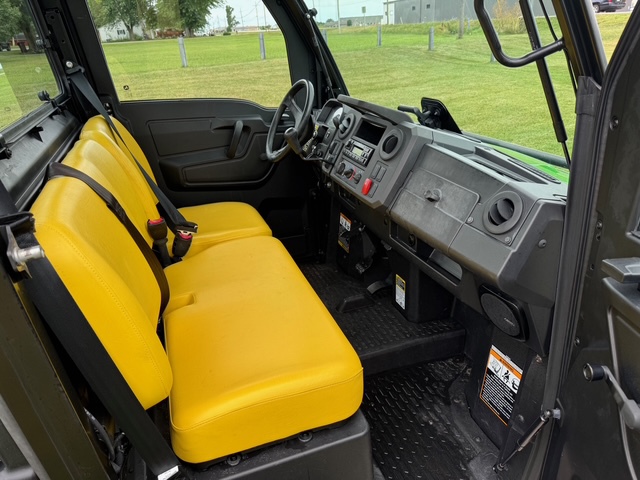 2020 John Deere XUV 835M Image 11