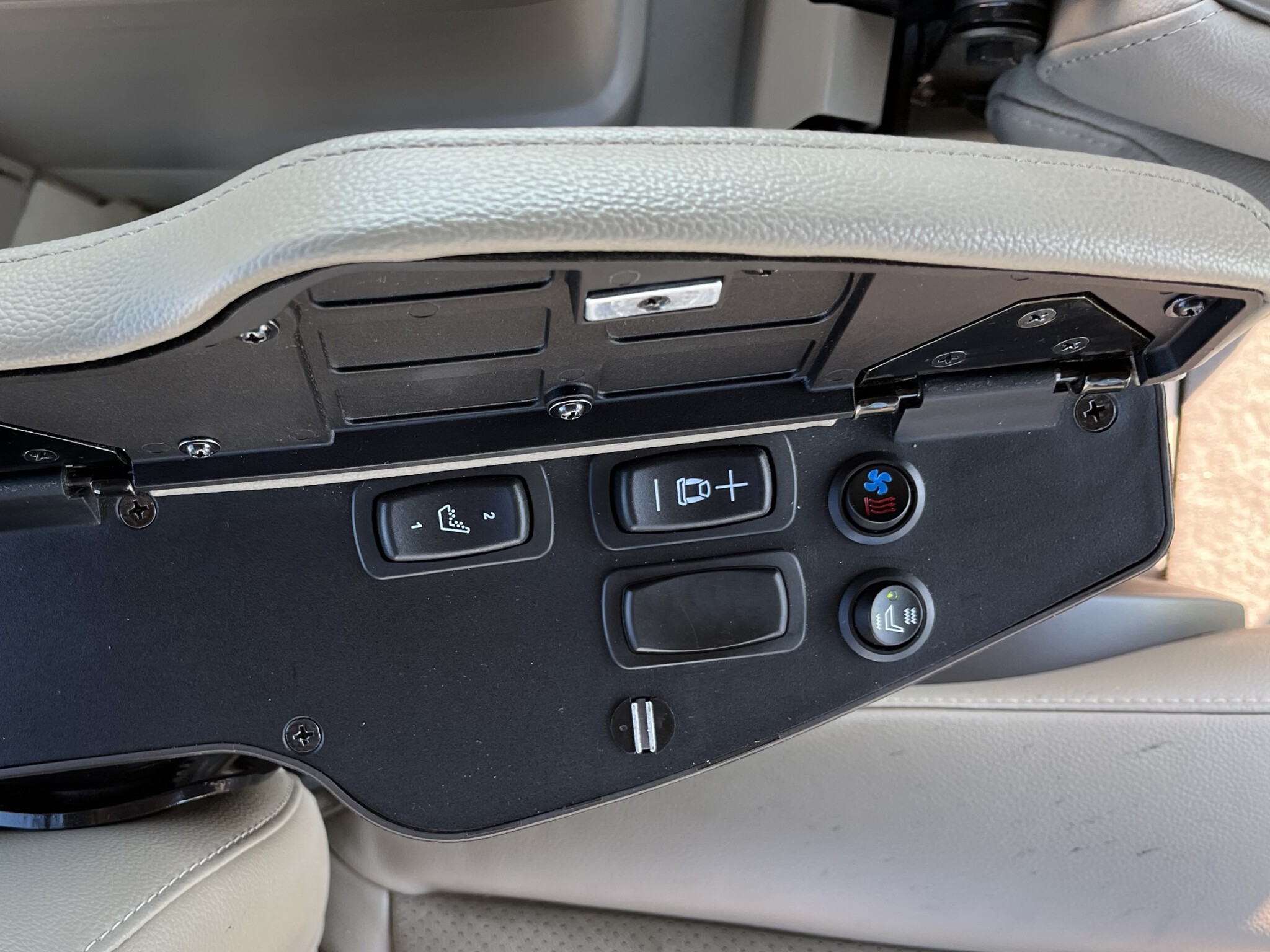 2024 John Deere 7R 250 Image 15