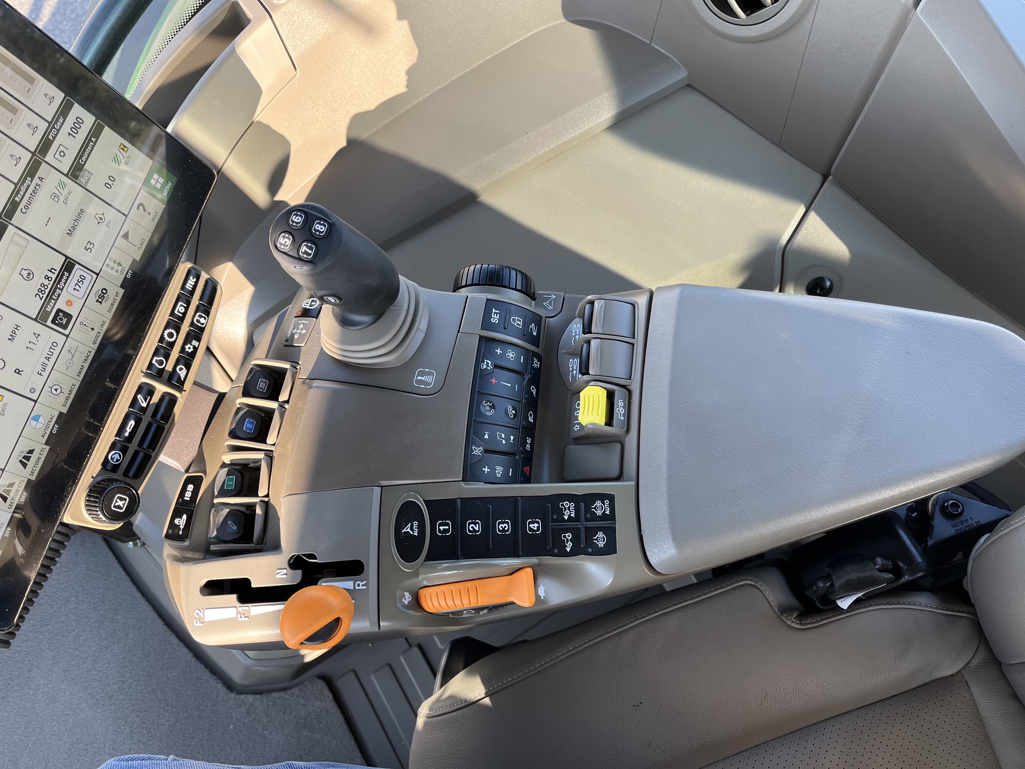 2024 John Deere 7R 250 Image 14