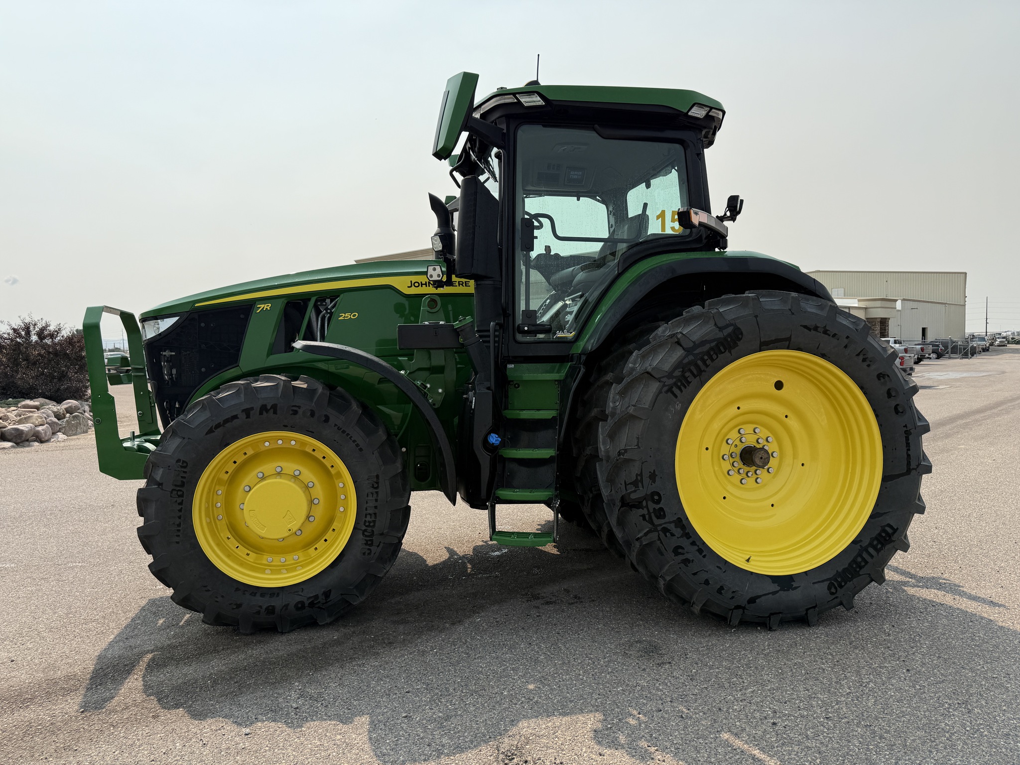 2024 John Deere 7R 250 Image 2