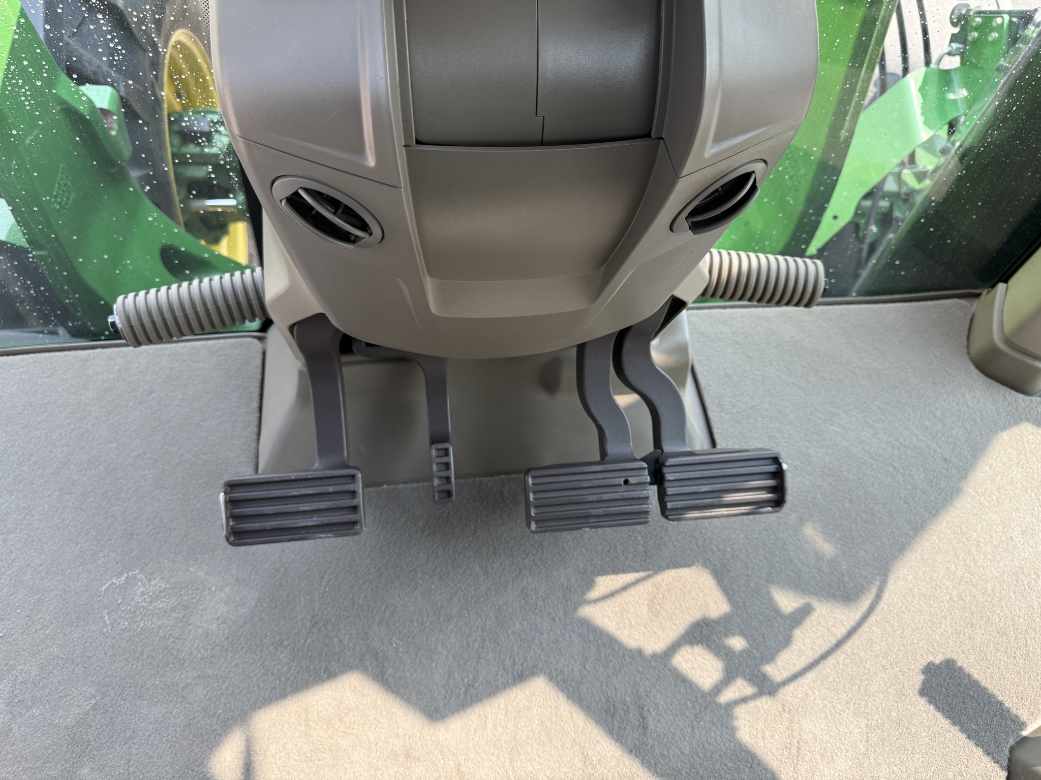 2024 John Deere 7R 250 Image 12