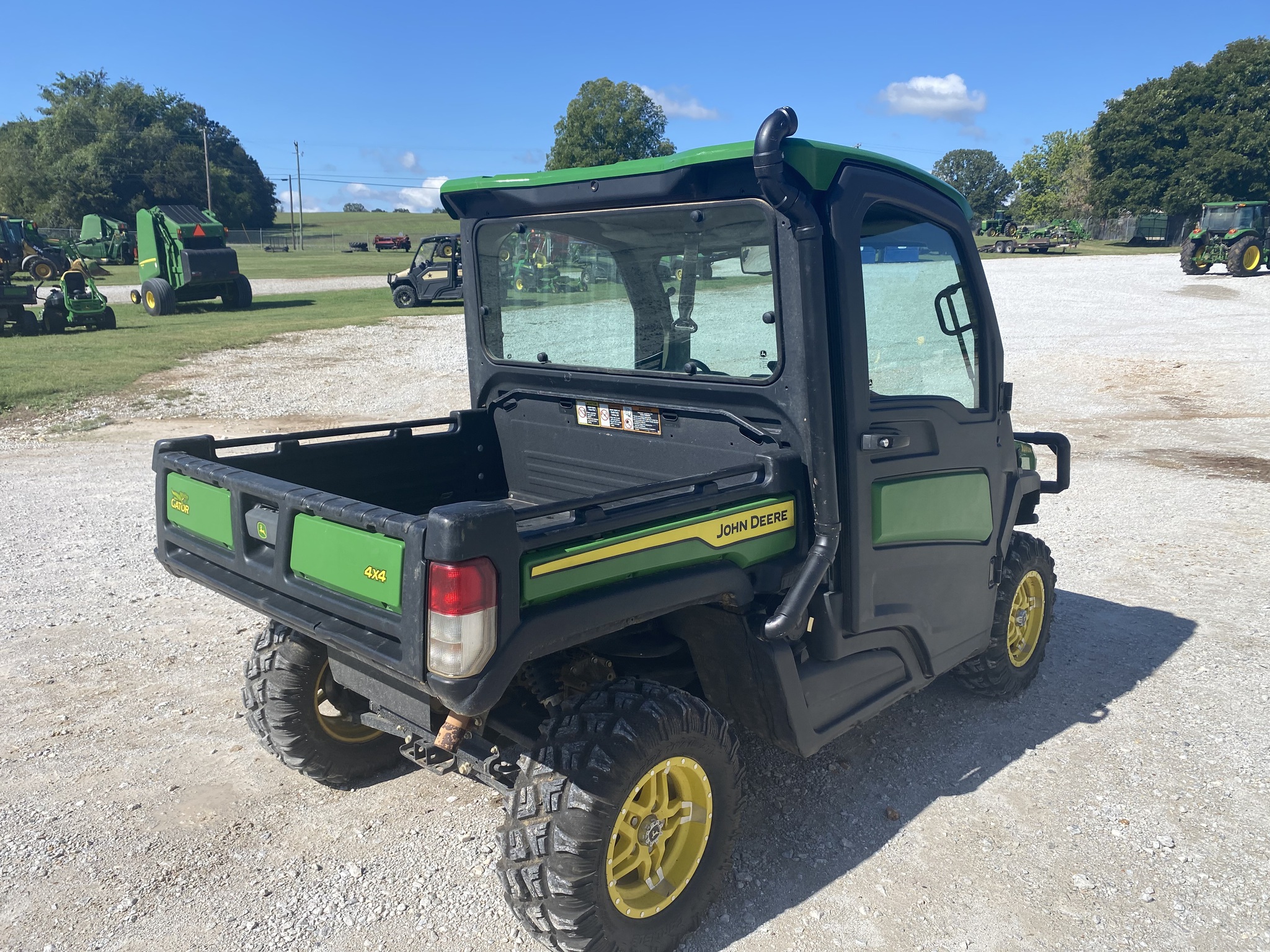  2022 John Deere XUV 835R at Heritage Tractor in Harrison, AR