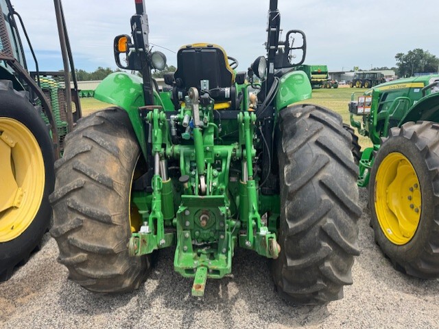 2022 John Deere 5075M Image 2