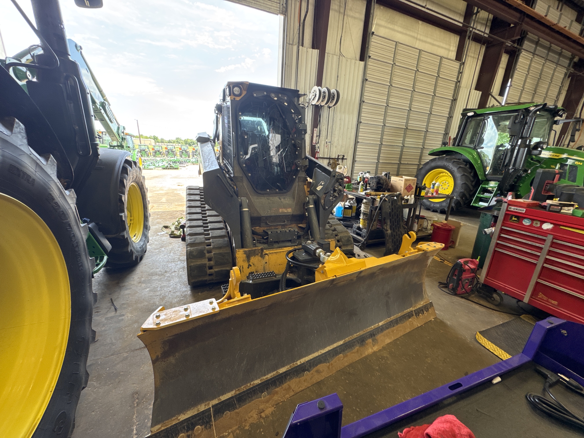 2024 John Deere 335 P Image 1