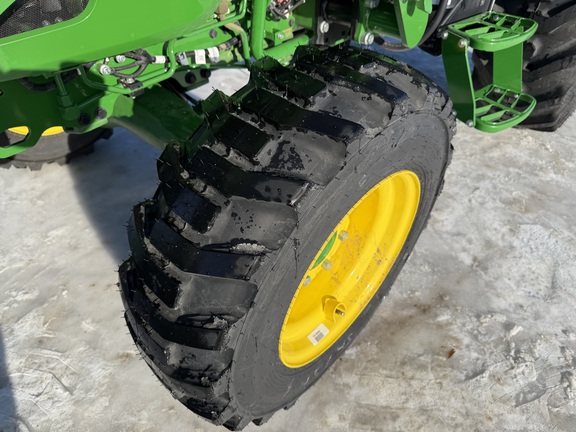 2024 John Deere 4066R - Photo10