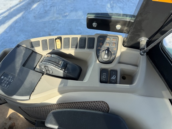 2024 John Deere 4066R - Photo29