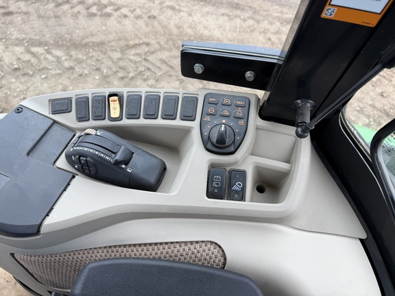 2024 John Deere 4066R - Photo31